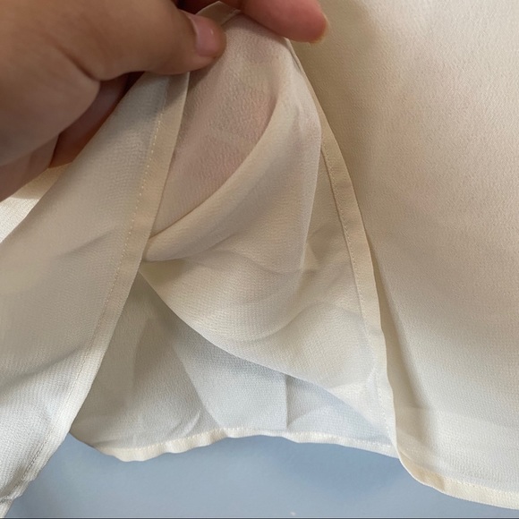 Criss Cross V Neck Tunic Blouse - Picture 6 of 8